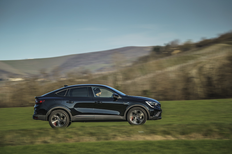 Nuovo Renault Arkana, il suv coupé alla portata di tutti