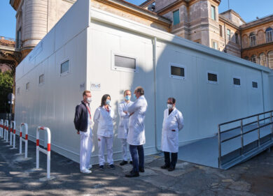 Covid, 23.696 casi e 460 morti. Tasso di positività al 6,8%