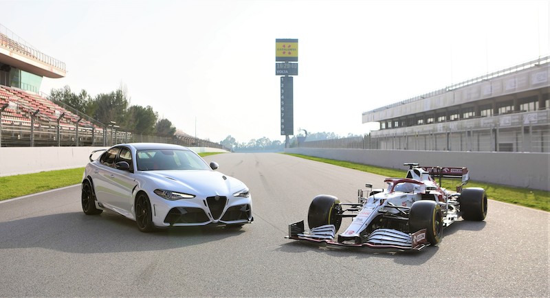 Giovinazzi e Räikkönen in pista con l’Alfa Romeo GTAm Giovinazzi e Räikkönen in pista con l’Alfa Romeo GTAm