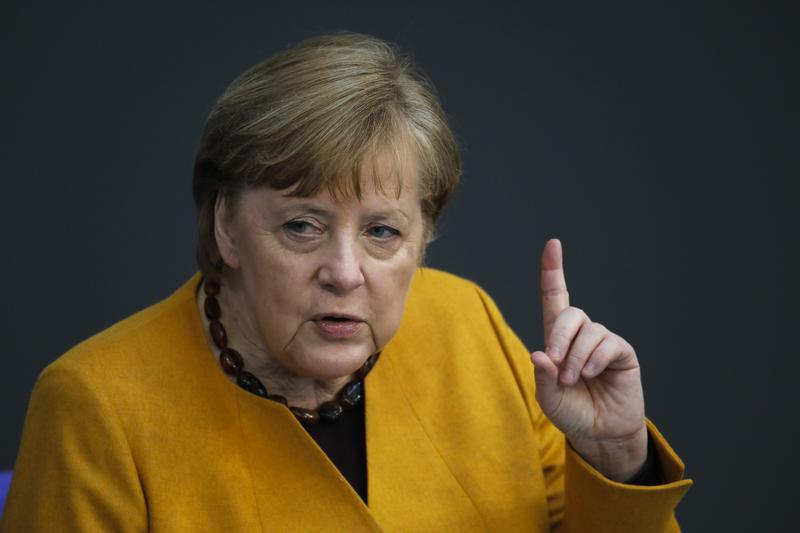 “Ho sbagliato io”: la lezione di Frau Merkel ai permalosi politici italiani “Ho sbagliato io”: la lezione di Frau Merkel ai permalosi politici italiani