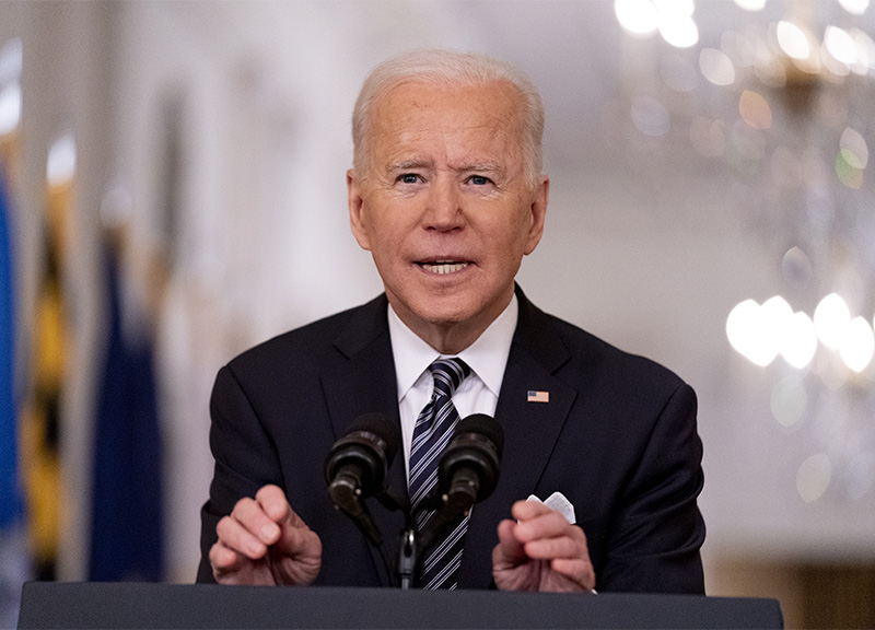 Scivolone dell’algoritmo con Biden: gli consiglia di leggere racconti erotici Scivolone dell’algoritmo con Biden: gli consiglia di leggere racconti erotici