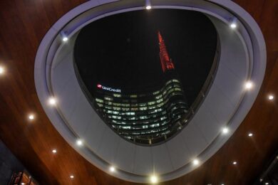 UniCredit, luci spente in 45 edifici del Gruppo per l’iniziativa del WWF