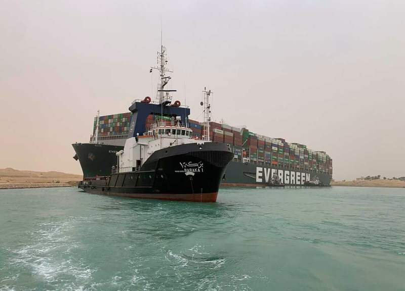 Canale di Suez: corsa contro il tempo per liberare il cargo Canale di Suez: corsa contro il tempo per liberare il cargo