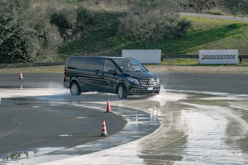 Mercedes-Benz Italia partner dei Centri di Guida Sicura Aci Mercedes-Benz Italia partner dei Centri di Guida Sicura Aci