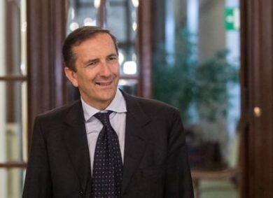 Tim, silenzio sui piccoli soci in Cda. Prosegue la cura dimagrante sul lavoro