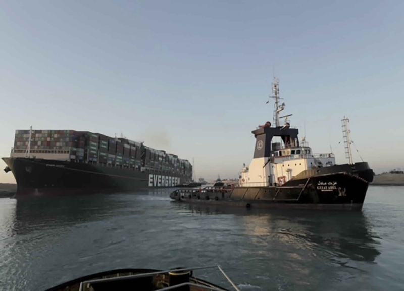 Suez, liberata la EverGiven: riprende traffico nel canale dopo una settimana