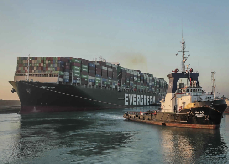 Suez, liberata la EverGiven: riprende traffico nel canale dopo una settimana