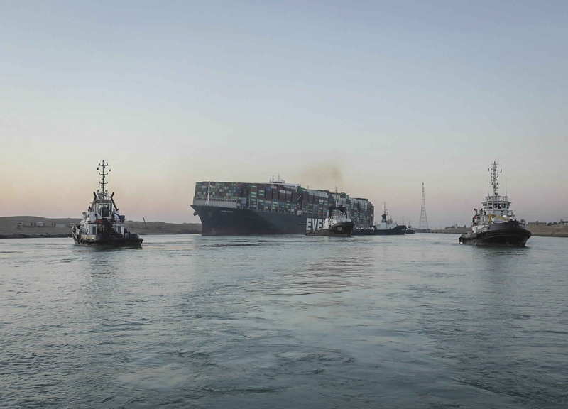 Suez, liberata la EverGiven: riprende traffico nel canale dopo una settimana