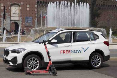FREE NOW integra in app i monopattini elettrici di Voi