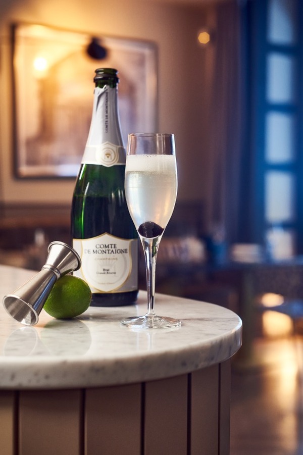 Pasqua in zona rossa, ecco i 5 cocktail Champagne da preparare anche a casa Pasqua in zona rossa, ecco i 5 cocktail Champagne da preparare anche a casa