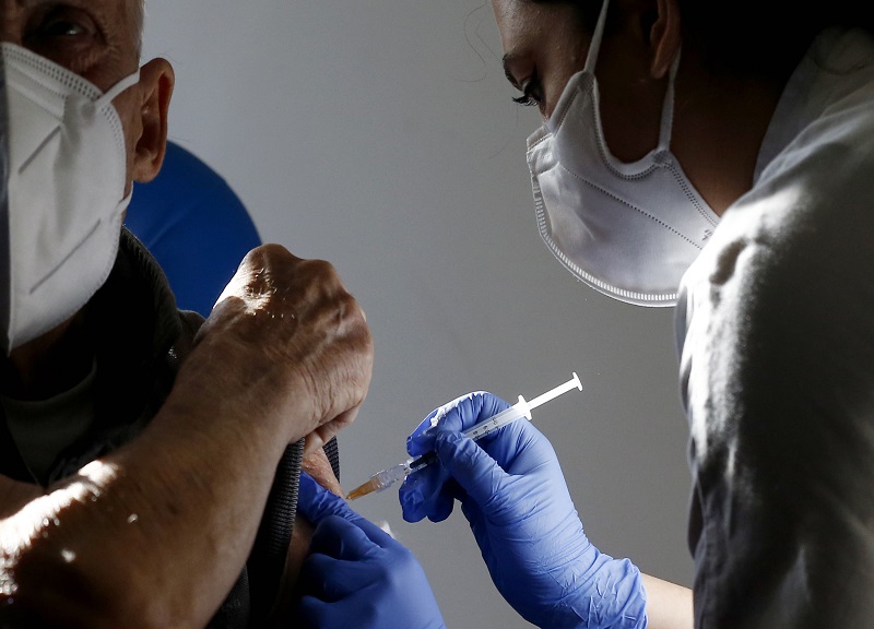 Molise prima regione per vaccinazioni. Domani si nominano i nuovi commissari Molise prima regione per vaccinazioni. Domani si nominano i nuovi commissari