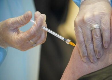 Vaccini, l’Anm fa retromarcia. “Nessun ricatto.Mandato un messaggio sbagliato”