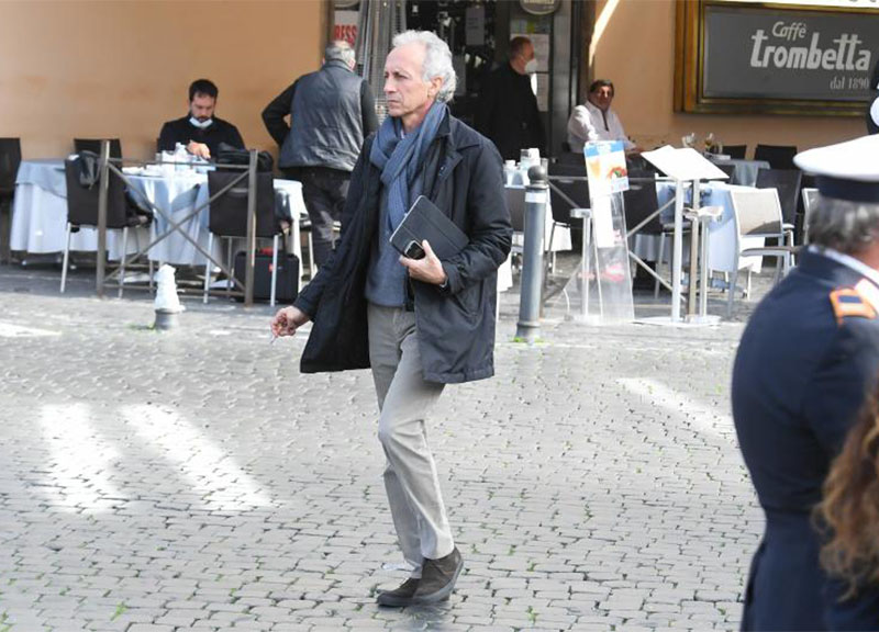 Vaccino, Travaglio: “Scanzi? Non ha sbagliato, ma ne ha parlato troppo” Vaccino, Travaglio: “Scanzi? Non ha sbagliato, ma ne ha parlato troppo”