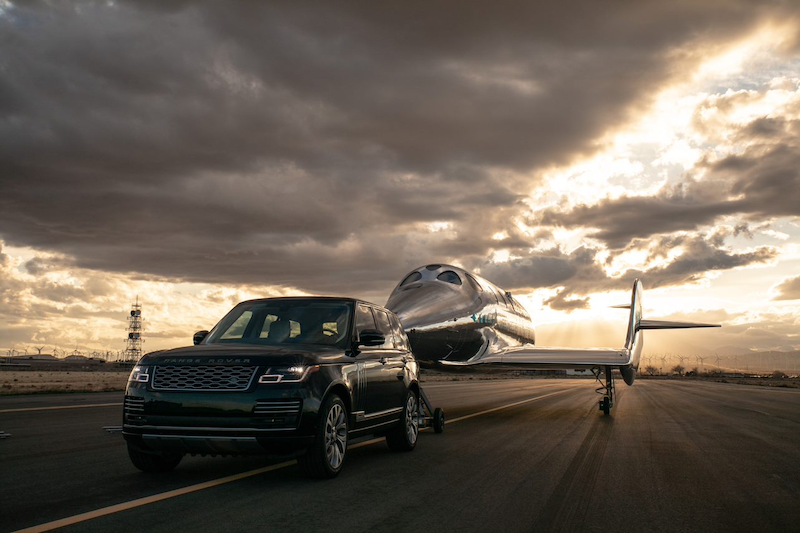 Land Rover prolunga fino al 2024 la partnership con Virgin Galactic Land Rover prolunga fino al 2024 la partnership con Virgin Galactic