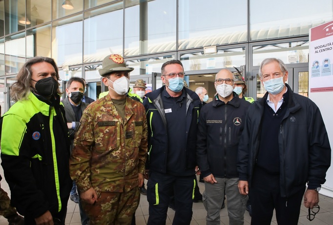 Covid, Figliuolo in Lombardia: “Piano vaccinale coerente con quello nazionale” Covid, Figliuolo in Lombardia: “Piano vaccinale coerente con quello nazionale”