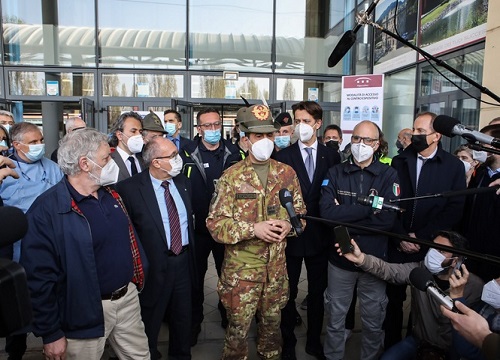 Covid, Figliuolo in Lombardia: “Piano vaccinale coerente con quello nazionale” Covid, Figliuolo in Lombardia: “Piano vaccinale coerente con quello nazionale”