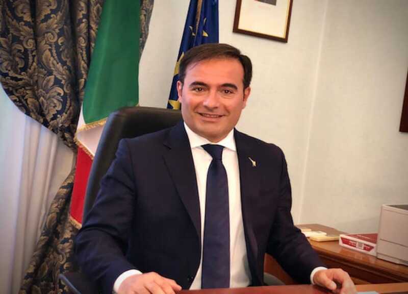 Sasso, la moglie nello staff? Masi (M5s): “Notizia non corretta, mi scuso” Sasso, la moglie nello staff? Masi (M5s): “Notizia non corretta, mi scuso”