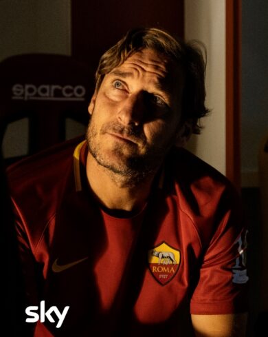 Totti (quello vero) nel finale di ‘Speravo de morì prima’. Video-anticipazioni