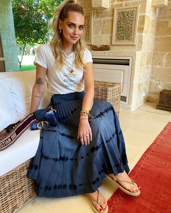 Vaccini, l’ira di Chiara Ferragni: “Draghi commissari la Lombardia”