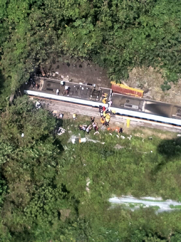 Taiwan, deraglia un treno: oltre quaranta vittime e decine di feriti Taiwan, deraglia un treno: oltre quaranta vittime e decine di feriti