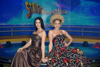 Striscia la Notizia, lite furiosa fra le veline: fuorionda bomba. VIDEO