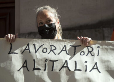 Alitalia, corsa disperata anti-fermo. Giorgetti fra Bruxelles e i sindacati