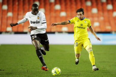 Spagna, insulti razzisti a Diakhaby: il Valencia abbandona il campo di Cadice