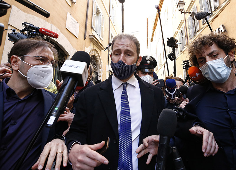 M5s, soci in fuga dalla Casaleggio.Il valore societario crolla a 100 mila euro M5s, soci in fuga dalla Casaleggio.Il valore societario crolla a 100 mila euro
