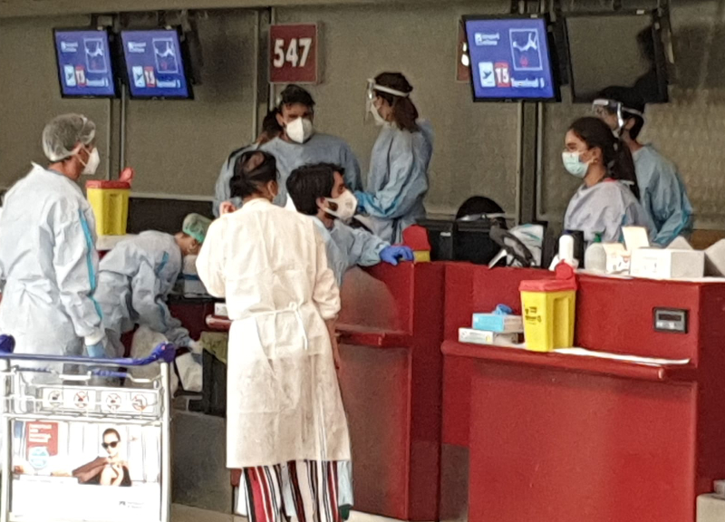 Covid, furbetti di Pasqua: 11.500 passeggeri volano da Fiumicino per l’estero Covid, furbetti di Pasqua: 11.500 passeggeri volano da Fiumicino per l’estero
