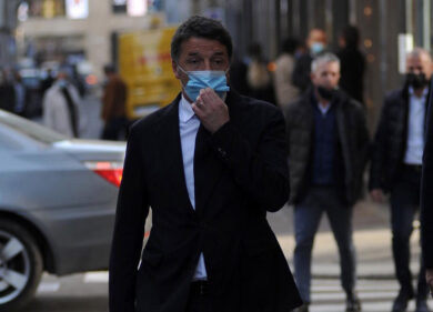 Iv, Renzi passa in commissione “Sanità”. Positiva la moglie dopo AstraZeneca