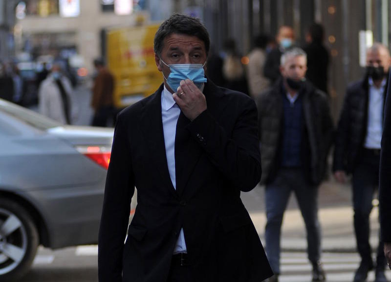 Iv, Renzi passa in commissione “Sanità”. Positiva la moglie dopo AstraZeneca Iv, Renzi passa in commissione “Sanità”. Positiva la moglie dopo AstraZeneca
