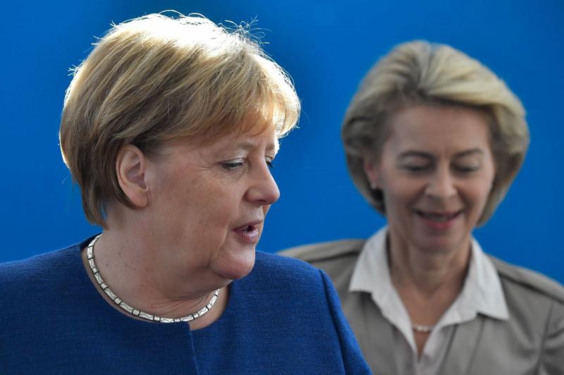 Turchia, Erdoğan non dà la sedia a von der Leyen? E allora Ursula si adatta…