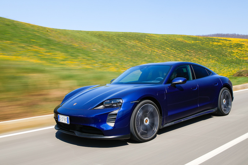 Porsche lancia la Taycan a trazione posteriore 100% elettrica