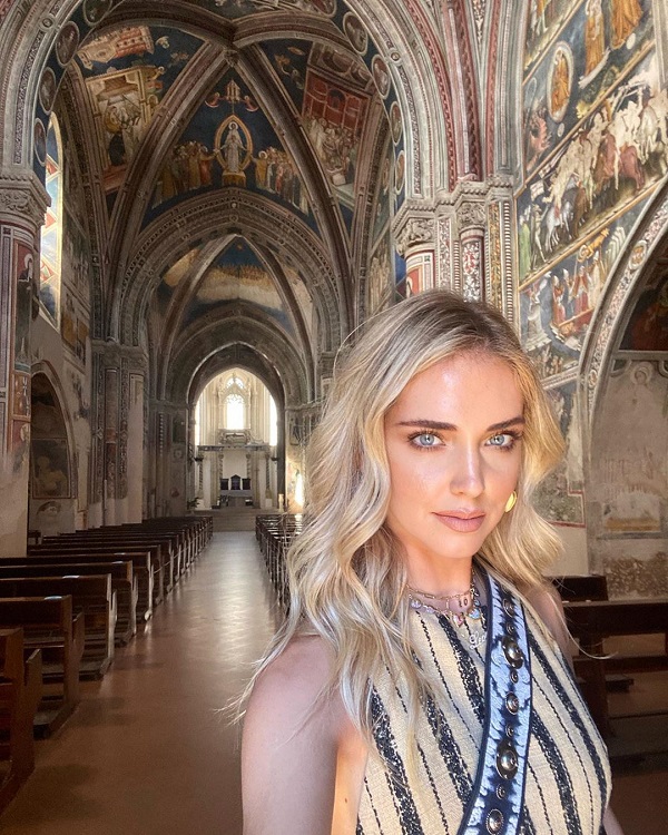 Ferragni svecchia le Hogan. L’influencer al galà del lusso in Tod’s Ferragni svecchia le Hogan. L’influencer al galà del lusso in Tod’s