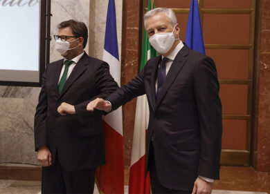 Alitalia, piano a più opzioni di Giorgetti. A fine mese stangata Ue da 1,3 mld