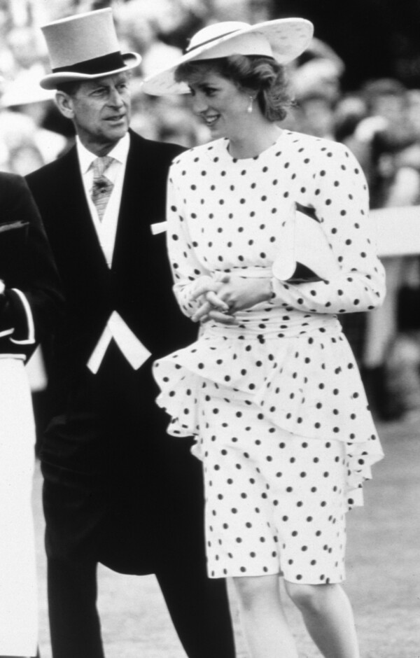 Regno Unito, è morto il principe Filippo: aveva 99 anni. Elisabetta in lutto Regno Unito, è morto il principe Filippo: aveva 99 anni. Elisabetta in lutto