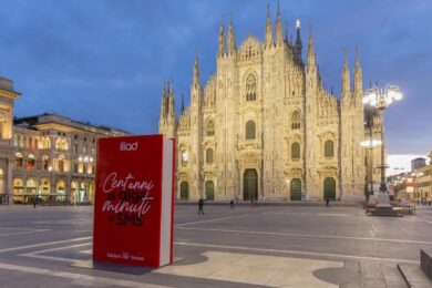 “Cent’Anni di Giga, Minuti e Sms”: l’installazione di iliad in Piazza Duomo