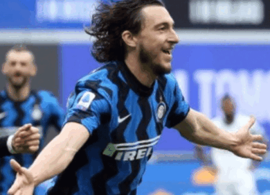 L’Inter supera 1 a 0 il Cagliari e torna a +11 sul Milan