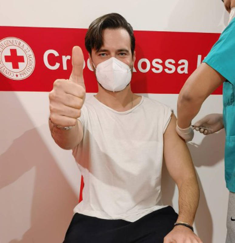 Maria Elena Boschi, Berruti sotto accusa: già vaccinato a soli 36 anni. Perchè Maria Elena Boschi, Berruti sotto accusa: già vaccinato a soli 36 anni. Perchè