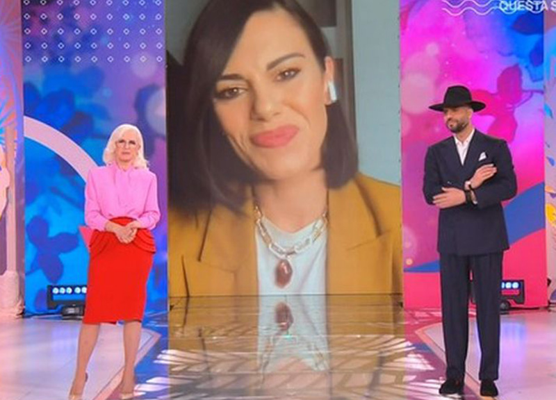 Detto Fatto, Bianca Guaccero assente annuncia in diretta tv: “Ho il Covid” Detto Fatto, Bianca Guaccero assente annuncia in diretta tv: “Ho il Covid”