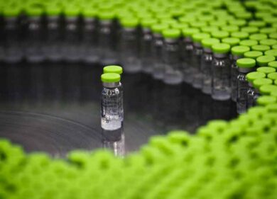 Infermieri non ci stanno: “Farmacisti possono vaccinare dopo corso on line”