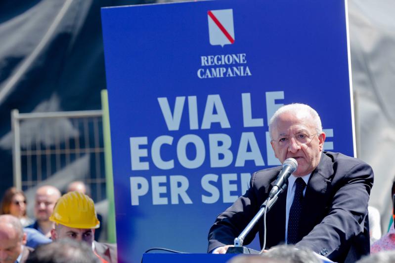 Terra dei fuochi, Di Donna: “Con De Luca dialogo difficile, il Nord si penta” Terra dei fuochi, Di Donna: “Con De Luca dialogo difficile, il Nord si penta”