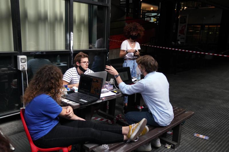 Smartworking, l’Italia è stufa. Dai giovani stop al lavoro in pantofole Smartworking, l’Italia è stufa. Dai giovani stop al lavoro in pantofole