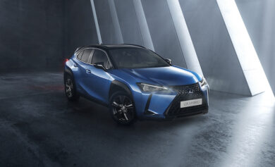 Lexus presenta il Nuovo UX Hybrid Deep Sky