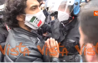 “Io Apro”, il leader in manette al corteo non autorizzato di Roma. VIDEO