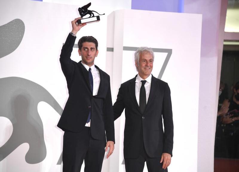 Castellitto: “Ho bevuto l’anice a 46º, con AstraZeneca rischiavo di più”.VIDEO Castellitto: “Ho bevuto l’anice a 46º, con AstraZeneca rischiavo di più”.VIDEO