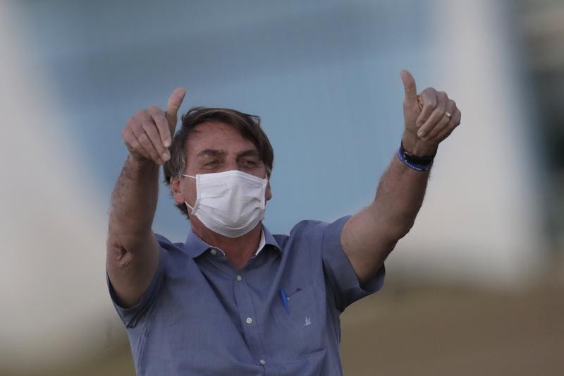Brasile, il Senato accusa il comportamento negazionista di Jair Bolsonaro Brasile, il Senato accusa il comportamento negazionista di Jair Bolsonaro