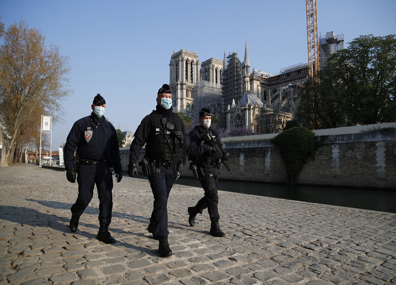 Notre Dame, 2 anni dopo l’incendio Macron atteso in cantiere cattedrale