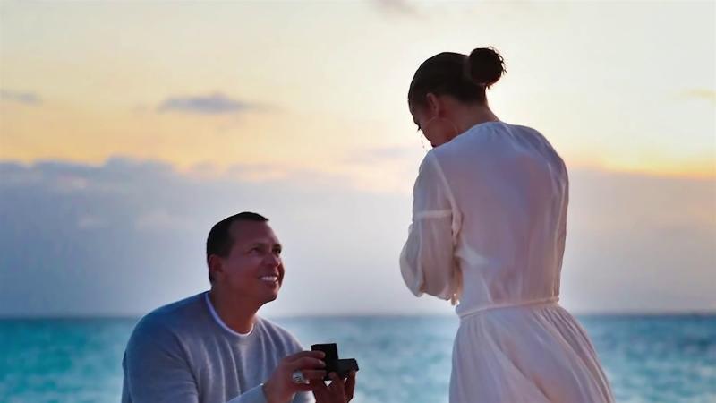 Jennifer Lopez-Alex Rodriguez si sono lasciati, annuncio in tv: “Meglio amici” Jennifer Lopez-Alex Rodriguez si sono lasciati, annuncio in tv: “Meglio amici”
