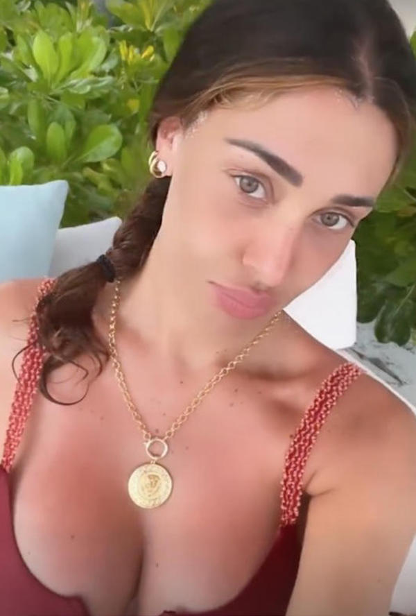 Le nuove Immagini della vacanza alle Maldive di Belen Rodriguez con il compagno Antonio Spinalbese.